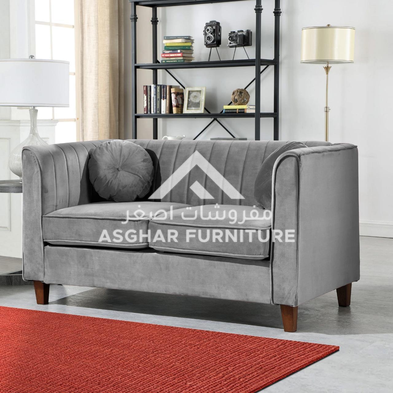 Classic Chesterfield Loveseat - Image 3